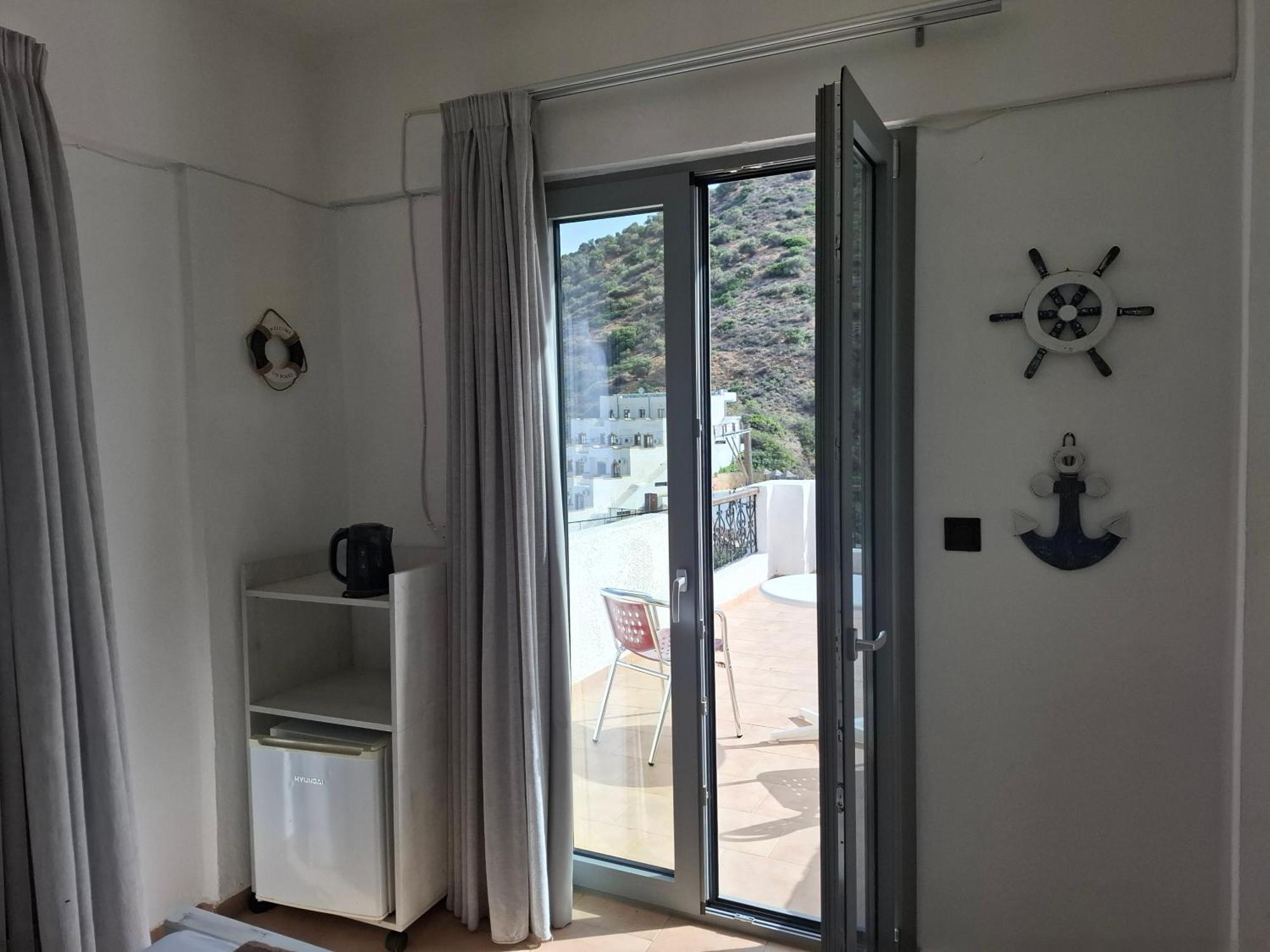 Όστρια Ξενοδοχείο Αγία Γαλήνη Εξωτερικό φωτογραφία